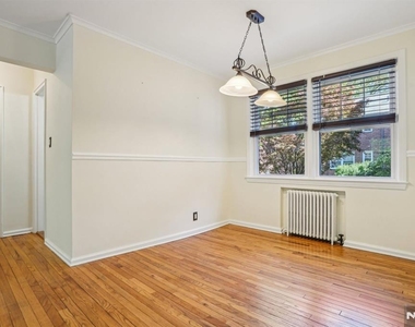 349 Bloomfield - Photo Thumbnail 5