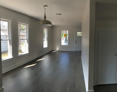 1104 E 26th Street - Photo Thumbnail 7
