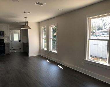 1104 E 26th Street - Photo Thumbnail 3