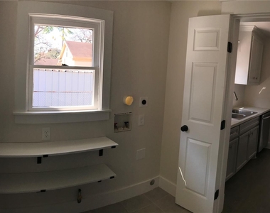 1104 E 26th Street - Photo Thumbnail 14