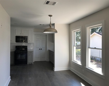 1104 E 26th Street - Photo Thumbnail 4