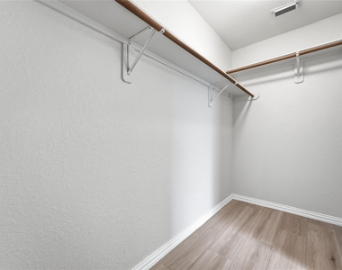7102 Winston Ranch Parkway - Photo Thumbnail 13