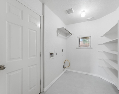 7102 Winston Ranch Parkway - Photo Thumbnail 20