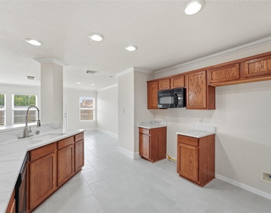 7102 Winston Ranch Parkway - Photo Thumbnail 7