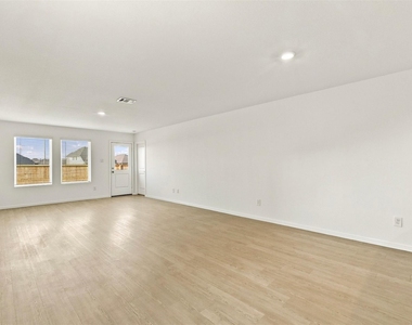 1643 Windrose Bend - Photo Thumbnail 6