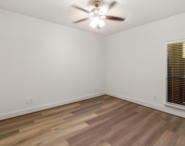 2025 Augusta Drive - Photo Thumbnail 17