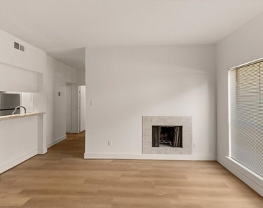 2025 Augusta Drive - Photo Thumbnail 15