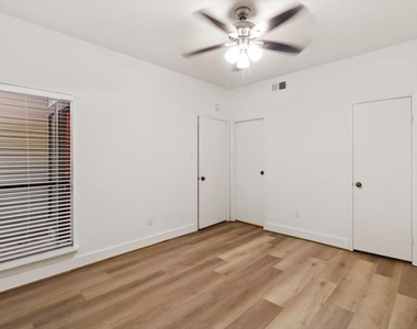 2025 Augusta Drive - Photo Thumbnail 18