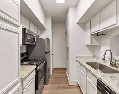 2025 Augusta Drive - Photo Thumbnail 11