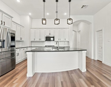 4103 Shackleton Court - Photo Thumbnail 9