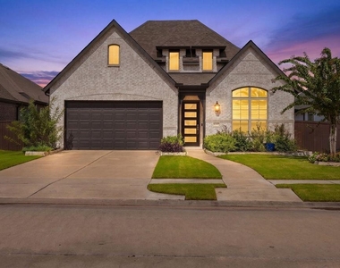 4103 Shackleton Court - Photo Thumbnail 2