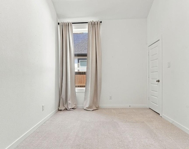 4103 Shackleton Court - Photo Thumbnail 32