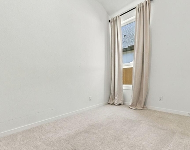 4103 Shackleton Court - Photo Thumbnail 31