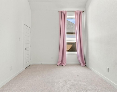 4103 Shackleton Court - Photo Thumbnail 35