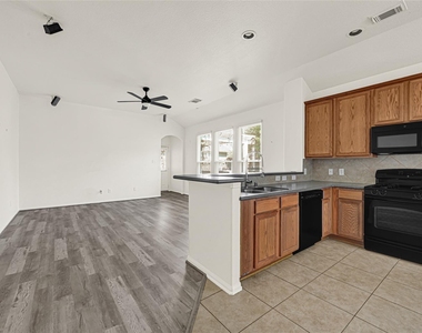 12915 Palm Leaf Court - Photo Thumbnail 5