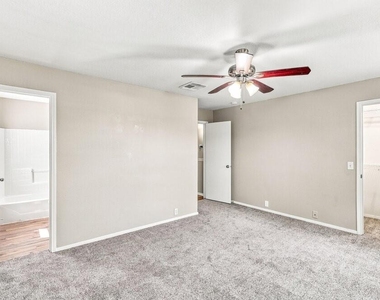 3231 Dartmouth Field Lane - Photo Thumbnail 7
