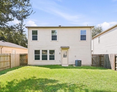 3231 Dartmouth Field Lane - Photo Thumbnail 14