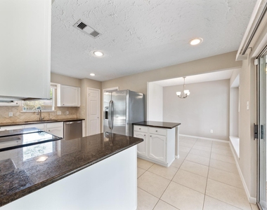 3042 Pecan Point Drive - Photo Thumbnail 12
