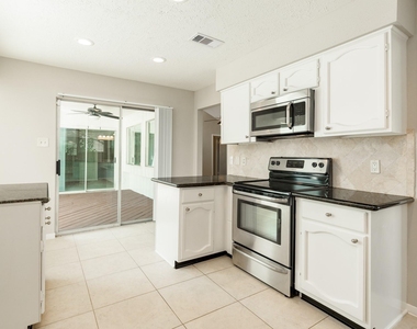 3042 Pecan Point Drive - Photo Thumbnail 15
