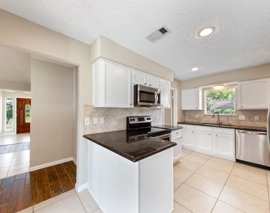3042 Pecan Point Drive - Photo Thumbnail 13
