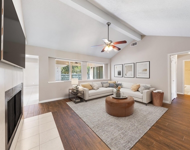 3042 Pecan Point Drive - Photo Thumbnail 7