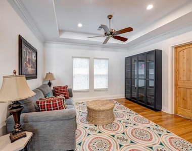 1811 Marshall Street - Photo Thumbnail 6