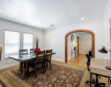 1811 Marshall Street - Photo Thumbnail 4