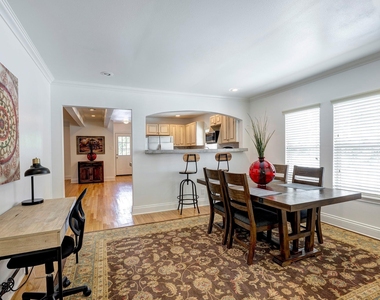 1811 Marshall Street - Photo Thumbnail 5
