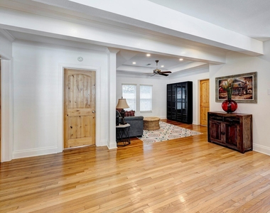 1811 Marshall Street - Photo Thumbnail 12