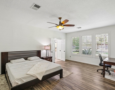 14 Guinevere Place - Photo Thumbnail 19