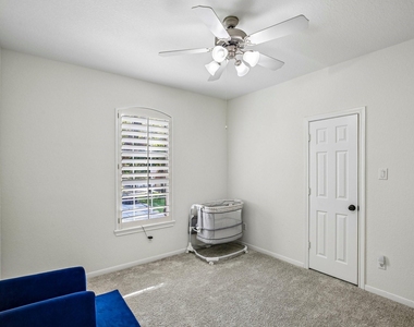 14 Guinevere Place - Photo Thumbnail 36