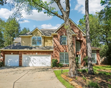 14 Guinevere Place - Photo Thumbnail 2