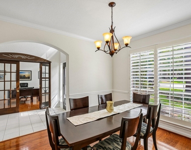 14 Guinevere Place - Photo Thumbnail 8