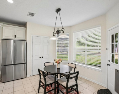 14 Guinevere Place - Photo Thumbnail 10
