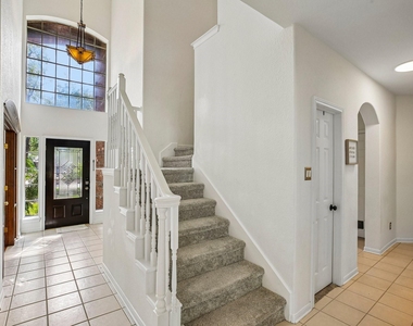 14 Guinevere Place - Photo Thumbnail 17