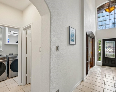 14 Guinevere Place - Photo Thumbnail 16