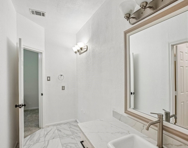 14 Guinevere Place - Photo Thumbnail 29