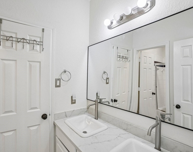 14 Guinevere Place - Photo Thumbnail 35