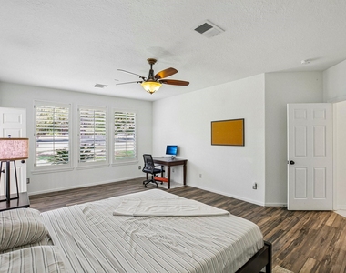 14 Guinevere Place - Photo Thumbnail 20