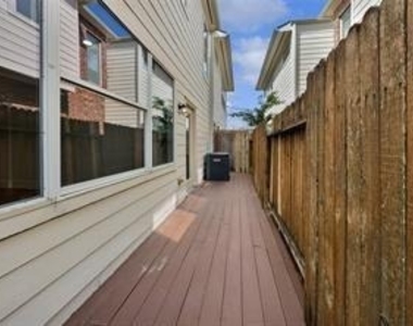 1762 Aden Mist Drive - Photo Thumbnail 17