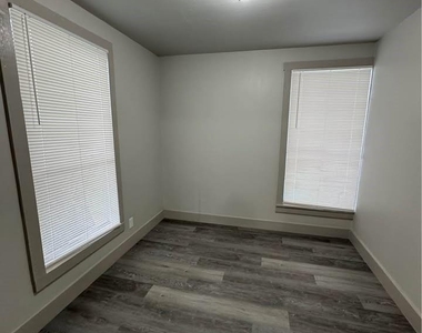 415 N Rockisland Street - Photo Thumbnail 9