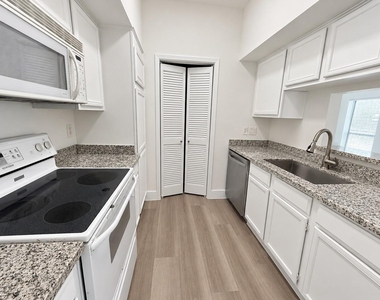 2025 Augusta Drive - Photo Thumbnail 16
