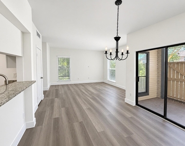 2025 Augusta Drive - Photo Thumbnail 15