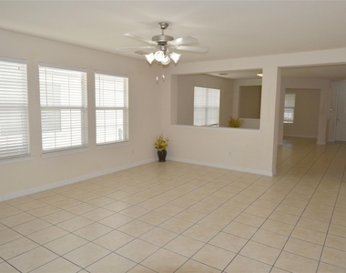 13018 Hill Canyon Lane - Photo Thumbnail 6