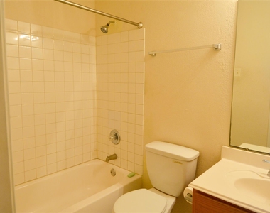 13018 Hill Canyon Lane - Photo Thumbnail 16