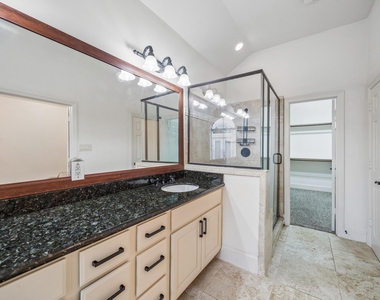 330 Gregg Street - Photo Thumbnail 4