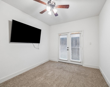 330 Gregg Street - Photo Thumbnail 6