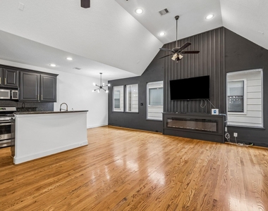 330 Gregg Street - Photo Thumbnail 1