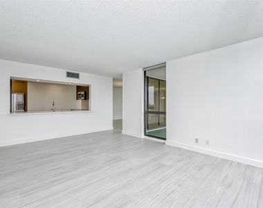 5001 Woodway Drive - Photo Thumbnail 8