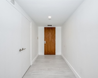 5001 Woodway Drive - Photo Thumbnail 3